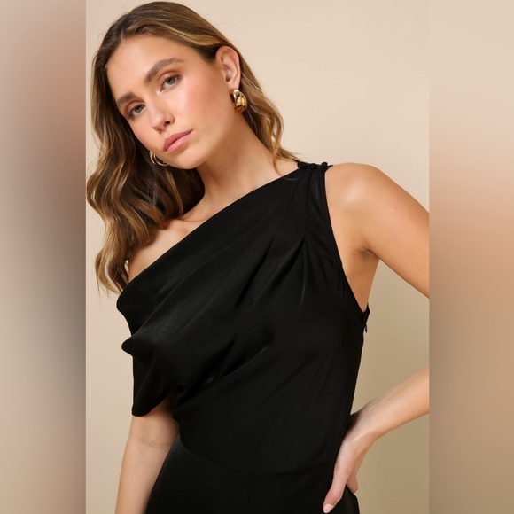 NWOT Lulus Babe Energy Black Satin One-Shoulder Wide-Leg Jumpsuit - Picture 3 of 10